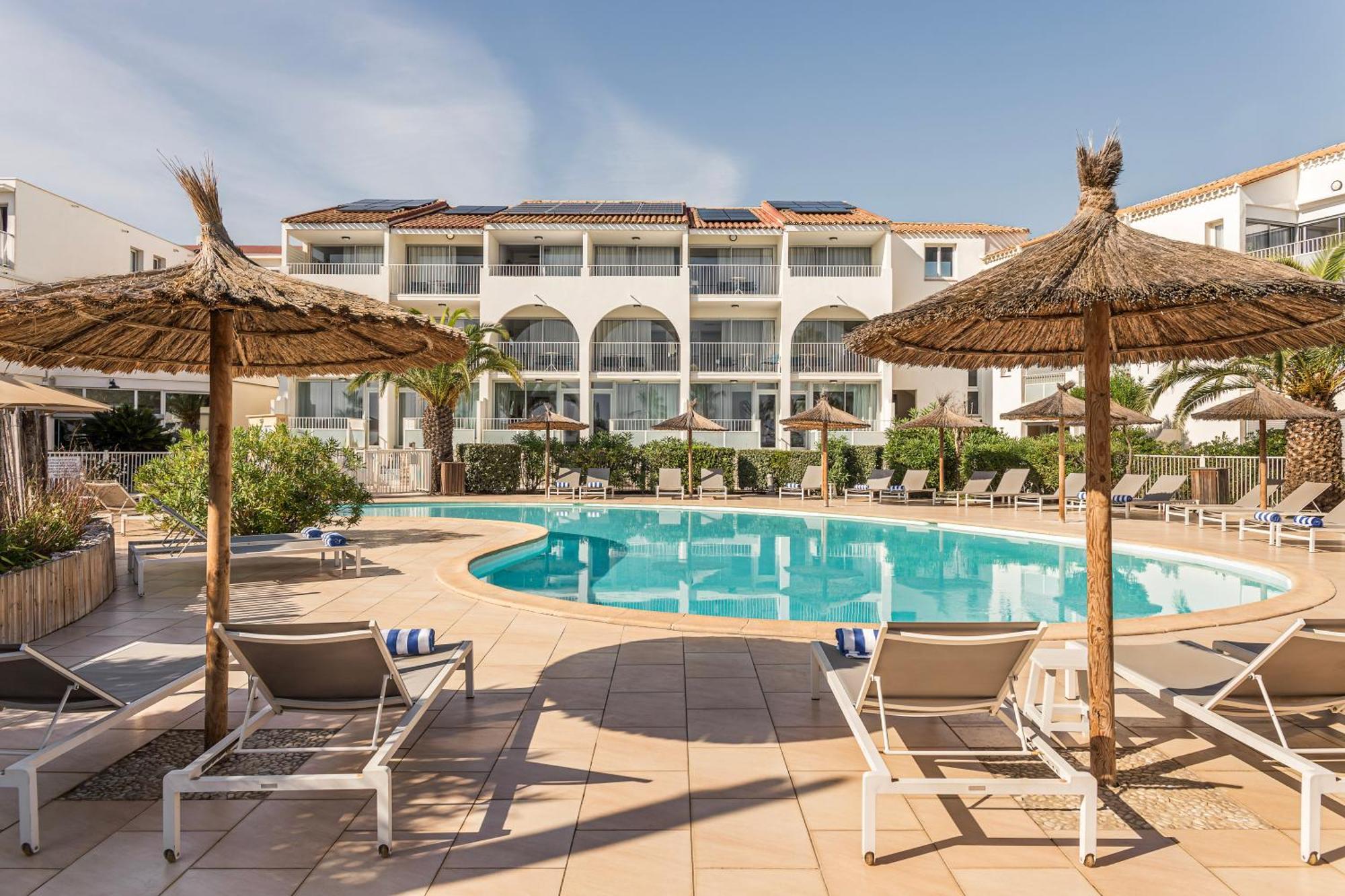 Hotel Les Bulles De - Sur La Lagune 4*