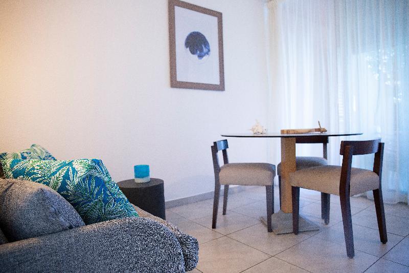 Les Bulles De - Sur La Lagune Hotel 4*