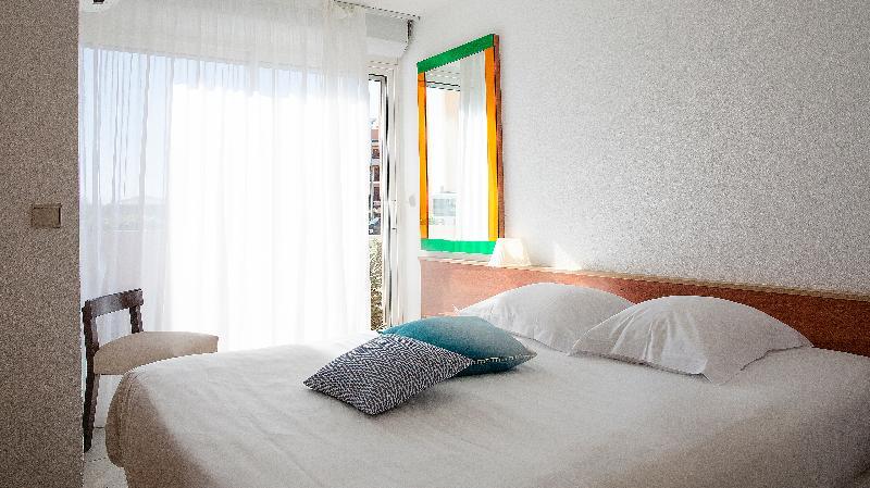 Hotel Les Bulles De - Sur La Lagune 4*